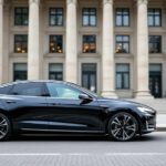Ein Elektroauto vor einem deutschen Behördengebäude mit Steuervordrucken und Ladestation