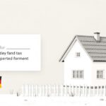 Illustration zu Grundsteuer in Deutschland mit Haus, Grundstücksgrenzen und Steuerformular.